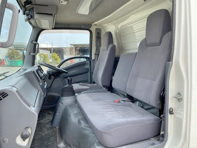 いすゞエルフアルミバン小型（2t・3t）[写真31]