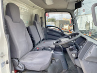 いすゞエルフアルミバン小型（2t・3t）[写真33]