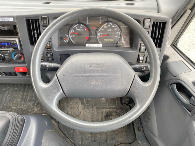 いすゞエルフアルミバン小型（2t・3t）[写真36]