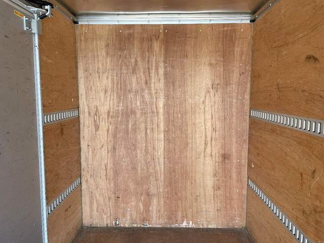 いすゞエルフアルミバン小型（2t・3t）[写真15]