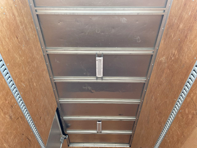 いすゞエルフアルミバン小型（2t・3t）[写真17]