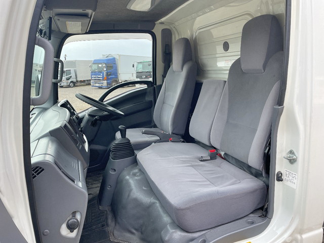 いすゞエルフアルミバン小型（2t・3t）[写真32]