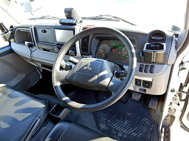 三菱ふそうキャンター幌車小型（2t・3t）[写真25]