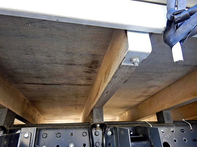 三菱ふそうキャンター幌車小型（2t・3t）[写真40]