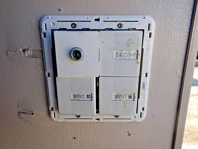 三菱ふそうキャンター幌車小型（2t・3t）[写真09]