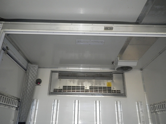 三菱ふそうキャンター冷凍車（冷蔵車）小型（2t・3t）[写真11]