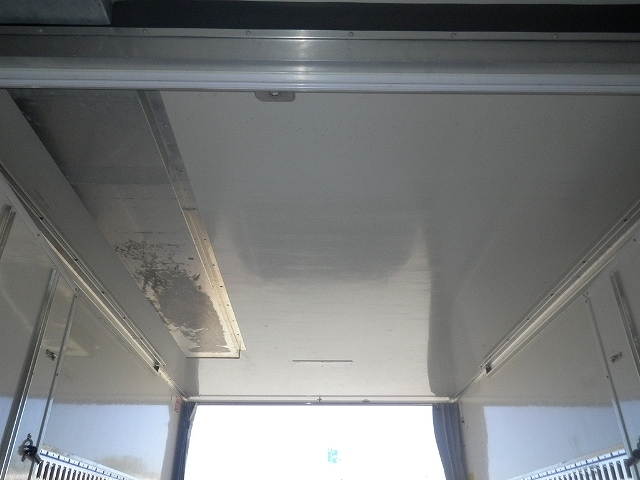 三菱ふそうキャンター冷凍車（冷蔵車）小型（2t・3t）[写真12]