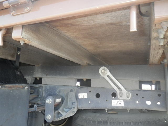 いすゞエルフ平ボディ小型（2t・3t）[写真14]