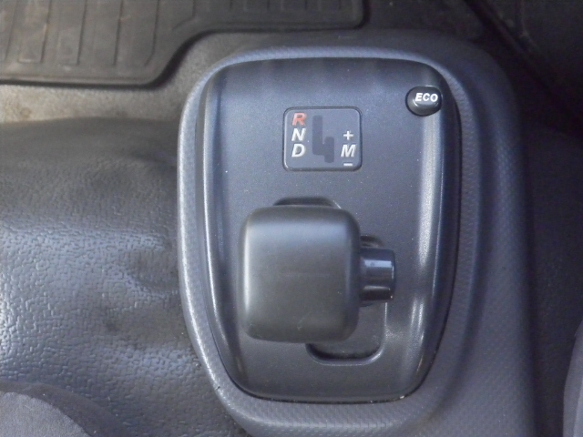 いすゞエルフ平ボディ小型（2t・3t）[写真23]