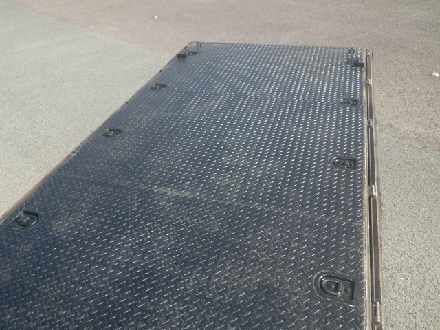 いすゞエルフ平ボディ小型（2t・3t）[写真09]