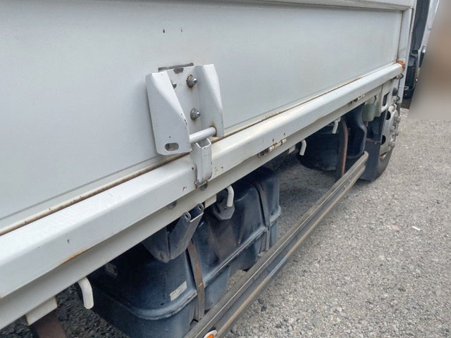 いすゞエルフ平ボディ小型（2t・3t）[写真10]