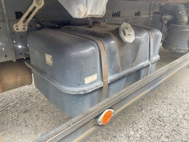 いすゞエルフ平ボディ小型（2t・3t）[写真12]