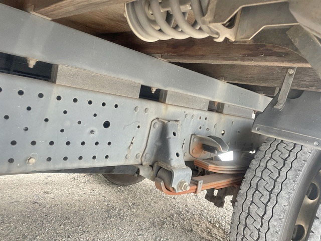 いすゞエルフ平ボディ小型（2t・3t）[写真13]