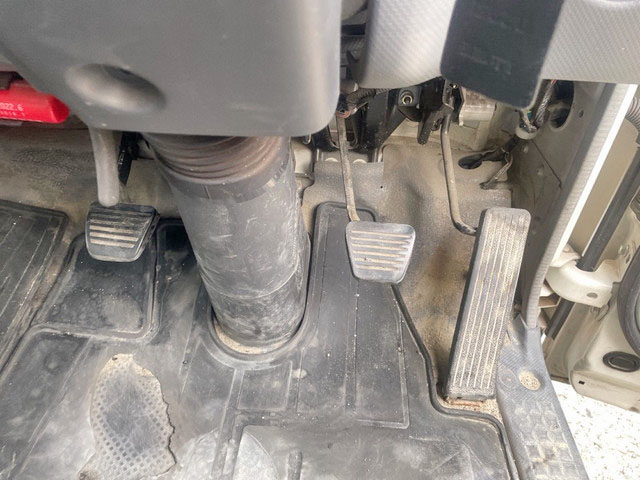 いすゞエルフ平ボディ小型（2t・3t）[写真32]