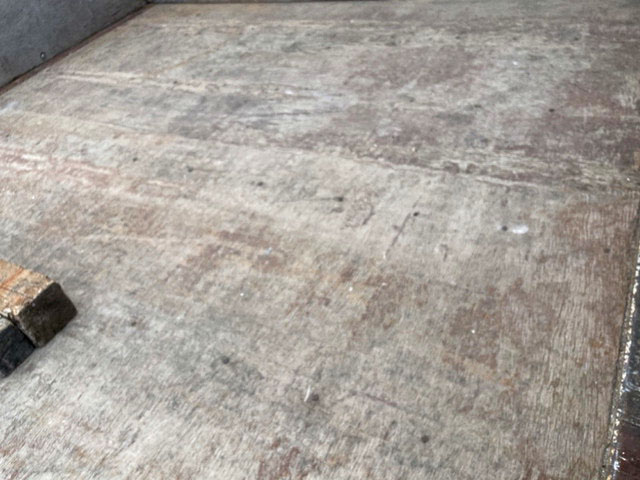 いすゞエルフ平ボディ小型（2t・3t）[写真08]