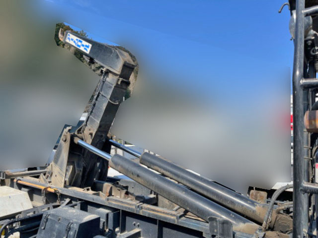 UDトラックスコンドルコンテナ専用車増トン（6t・8t）[写真10]