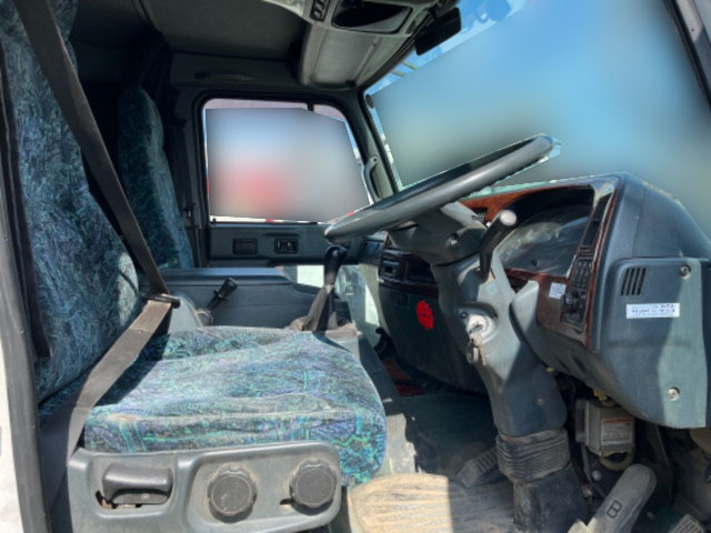 UDトラックスコンドルコンテナ専用車増トン（6t・8t）[写真28]