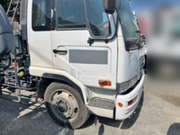 UDトラックスコンドルコンテナ専用車増トン（6t・8t）[写真03]