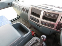 UDトラックスコンドル平ボディ中型（4t）[写真13]