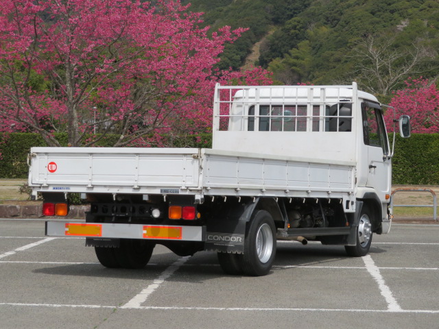 UDトラックスコンドル平ボディ中型（4t）[写真02]