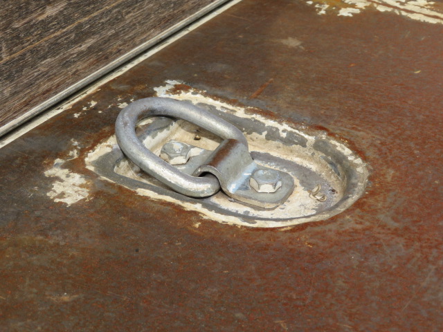 UDトラックスコンドル平ボディ中型（4t）[写真24]