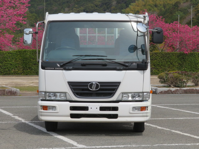 UDトラックスコンドル平ボディ中型（4t）[写真05]