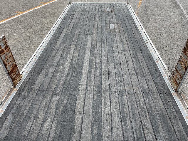 UDトラックスコンドルアルミブロック増トン（6t・8t）[写真13]