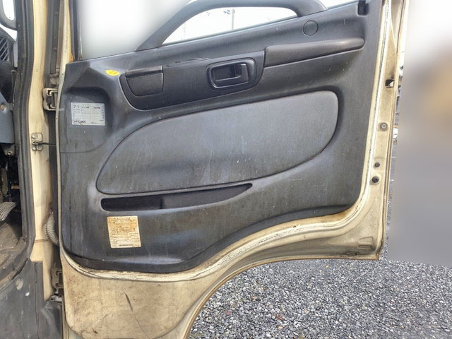 日野レンジャーキャリアカー増トン（6t・8t）[写真26]