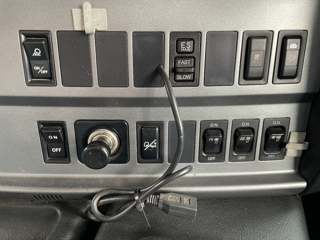 日野プロフィアトレーラーヘッド（トラクターヘッド）大型（10t）[写真31]