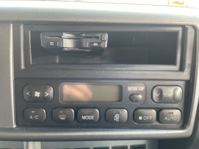 日野プロフィアトレーラーヘッド（トラクターヘッド）大型（10t）[写真32]