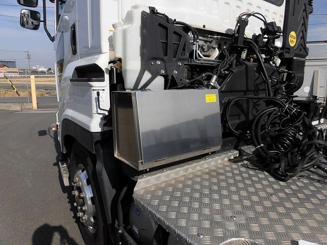 いすゞギガトレーラーヘッド（トラクターヘッド）大型（10t）[写真26]