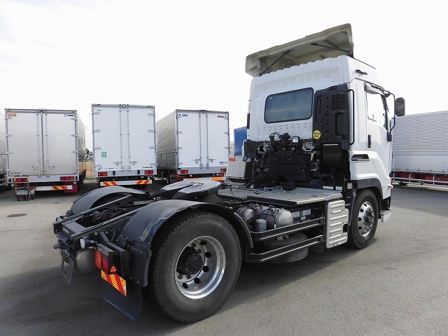 いすゞギガトレーラーヘッド（トラクターヘッド）大型（10t）[写真05]