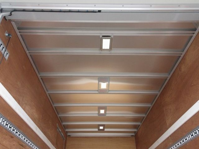 いすゞフォワードアルミバン中型（4t）[写真12]