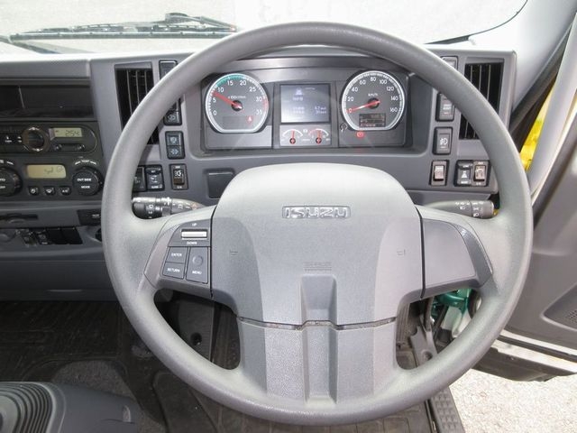 いすゞフォワードアルミバン中型（4t）[写真30]
