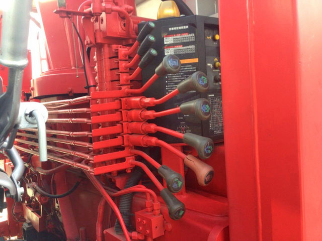 いすゞフォワードセルフクレーン4段増トン（6t・8t）[写真14]