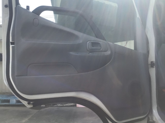 トヨタトヨエースパネルバン小型（2t・3t）[写真24]