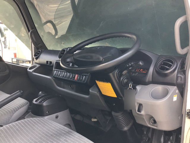 トヨタトヨエースパネルバン小型（2t・3t）[写真29]