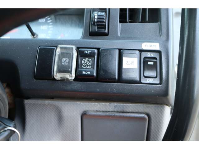 いすゞエルフダンプ小型（2t・3t）[写真32]