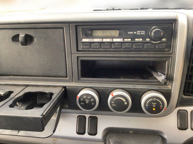 三菱ふそうキャンター平ボディ小型（2t・3t）[写真19]