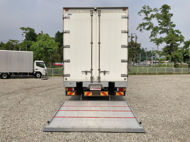 UDトラックスクオンパネルウイング大型（10t）[写真10]