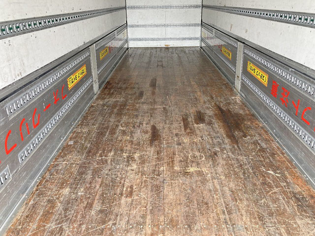 UDトラックスクオンパネルウイング大型（10t）[写真13]