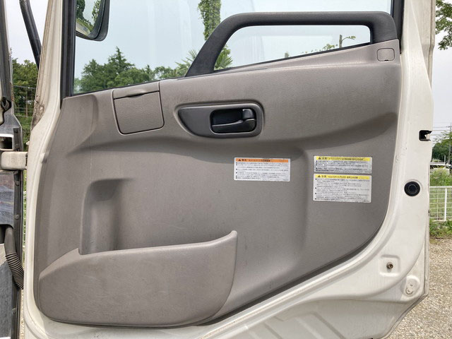 UDトラックスクオンパネルウイング大型（10t）[写真30]