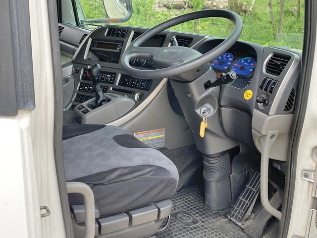 UDトラックスクオンパネルウイング大型（10t）[写真35]