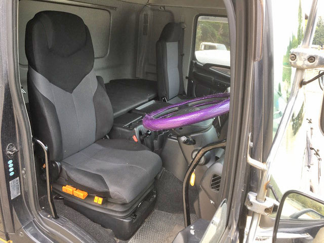 日野プロフィアアルミウイング大型（10t）[写真33]