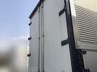 日野プロフィアアルミウイング大型（10t）[写真09]