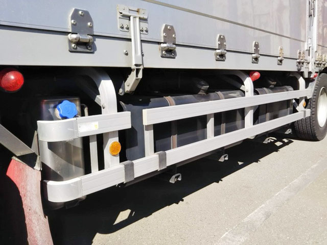 UDトラックスクオンパネルウイング大型（10t）[写真10]