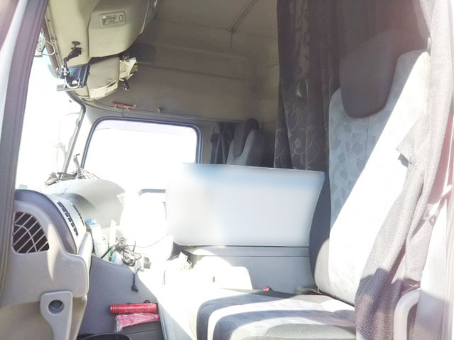 UDトラックスクオンパネルウイング大型（10t）[写真22]