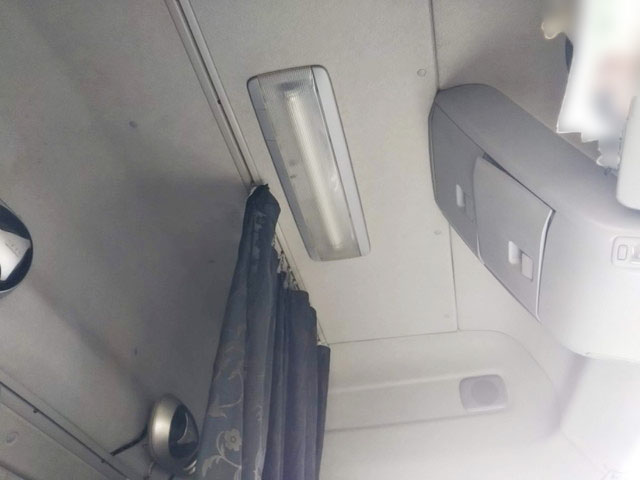 UDトラックスクオンパネルウイング大型（10t）[写真24]