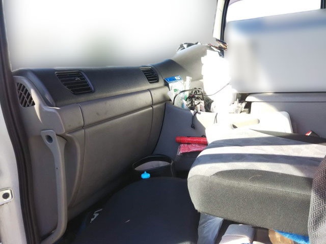 UDトラックスクオンパネルウイング大型（10t）[写真26]