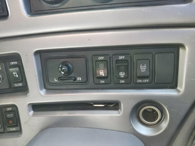 UDトラックスクオンパネルウイング大型（10t）[写真30]